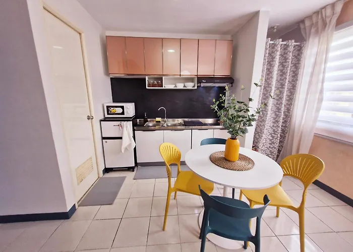 Vibrant Spacious Near Sm East Nu Medical Apartment