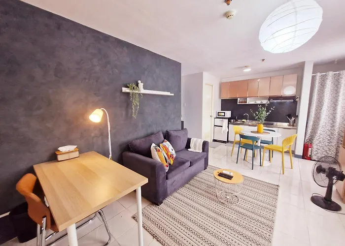 Vibrant Spacious Near Sm East Nu Medical Apartment *