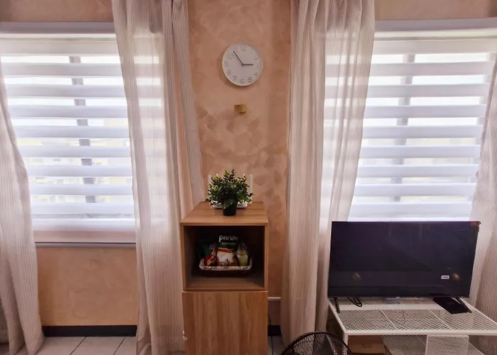 Apartment Vibrant Spacious Near Sm East Nu Medical